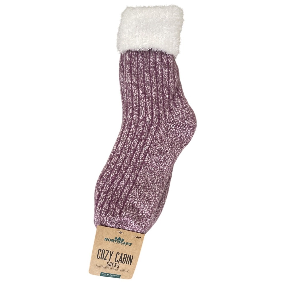 NORTHEAST OUTFITTERS WOMENS COZY CABIN CREW‎ SOCKS SIZE WOMENS 5-10 NWT